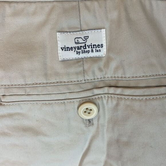 Vineyard Vines Men's Summer Club Shorts Size 34 Light Tan - Picture 3 of 5